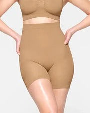 Pantalones cortos de cintura alta sin costuras que levantan la cadera