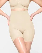 Pantalones cortos de cintura alta sin costuras que levantan la cadera